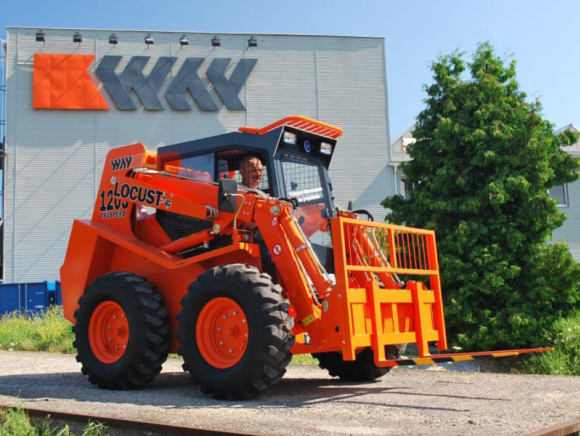 Минипогрузчик бортовой Locust L1203 Telspeed